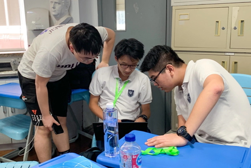9-同学调试.jpg