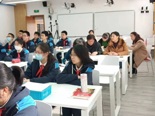 学生全景1.jpg